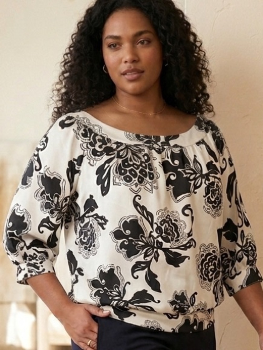 WHITE HOUSE BLACK MARKET Silk Floral Wide Neck Blouse L 22.5” p2p White/Black